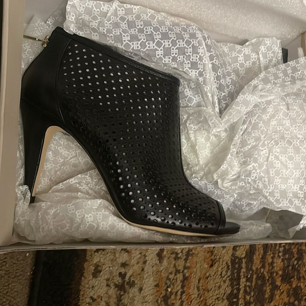 Banana Republic shoes NWIB